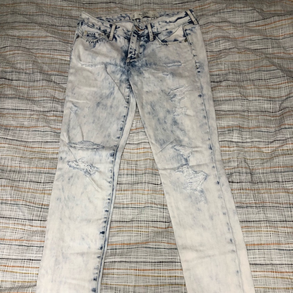 Abercrombie & Fitch Distressed Acid wash jeans